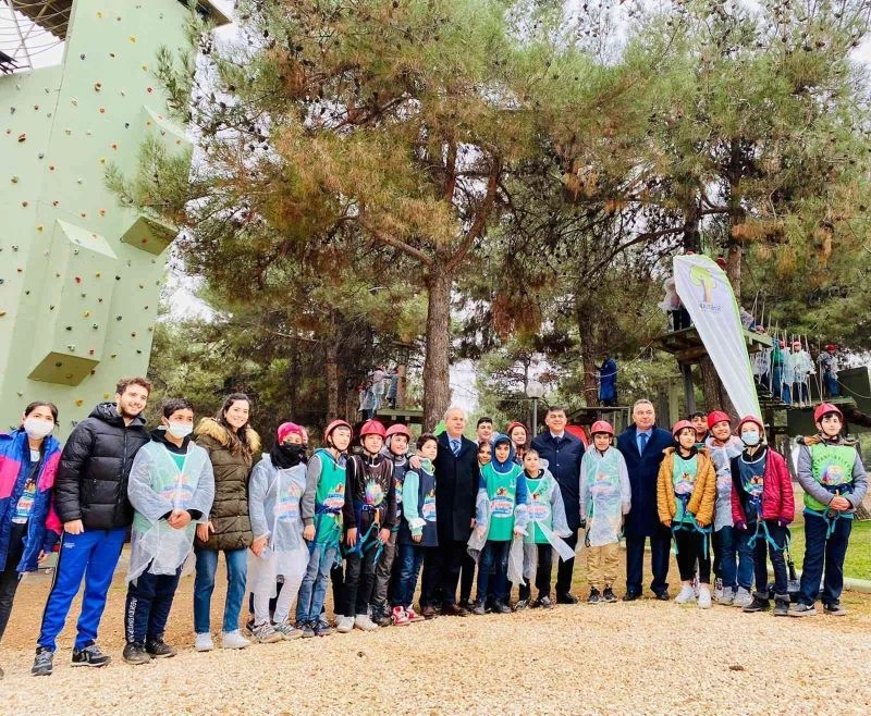 Öğrenciler, gençlik kampında moral depoluyor
