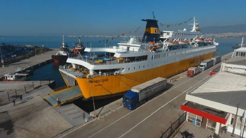 25 yıllık aranın ardından Libya’dan gelen ilk yolcu gemisi İzmir’den ayrıldı
