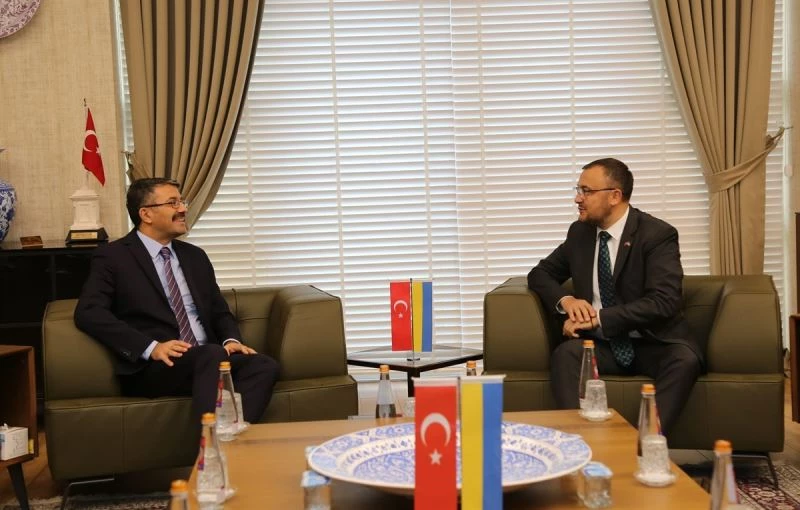 Büyükelçi Vasly Bodnar: 