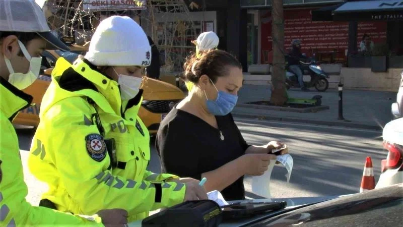 Kadıköy’de drone destekli denetimde emniyet kemeri ihmaline ceza yağdı
