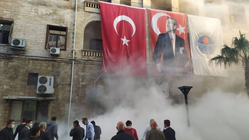 Belediyedeki patlamada molotofkokteyli şüphesi
