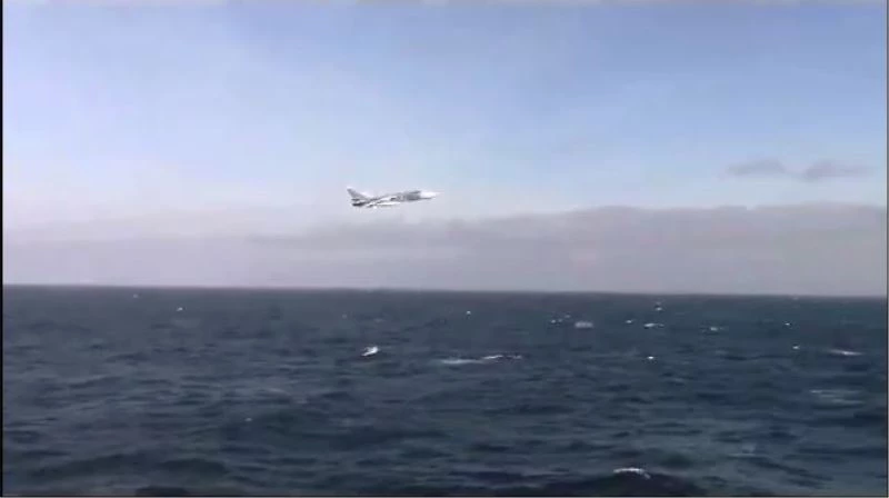 Rus savaş uçağı, ABD savaş gemisi yakınında alçak uçuş yaptı
