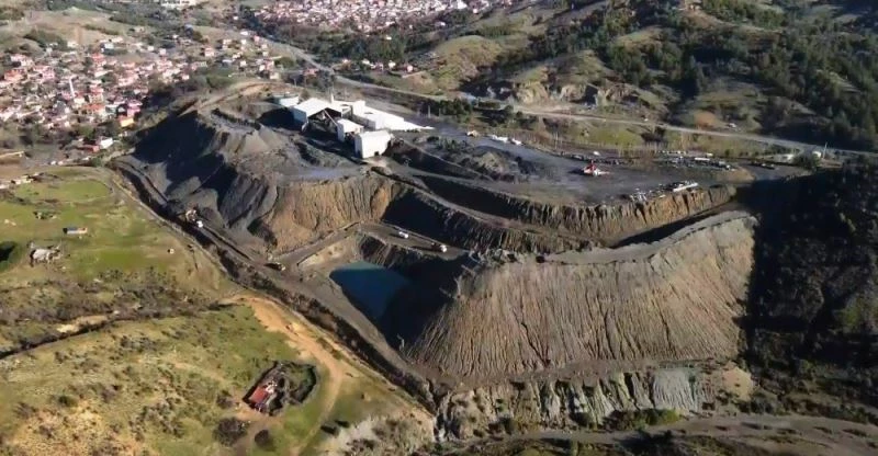 Ayvalık’ta demir madenine ait pasa yığınları çöktü, çevreciler ayağa kalktı
