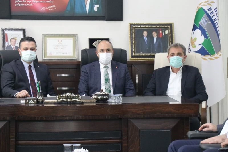 Aday olmayacağını açıklayan il başkanı helallik istedi
