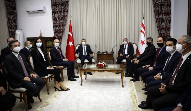 Cumhurbaşkanı Yardımcısı Oktay, KKTC Meclis Başkanı Sennaroğlu ile bir araya geldi

