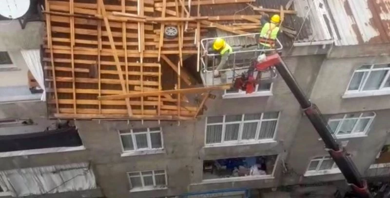 İBB, AK Partili belediyelerin yönettiği ilçelerdeki çatı uçmalarına müdahale etmedi
