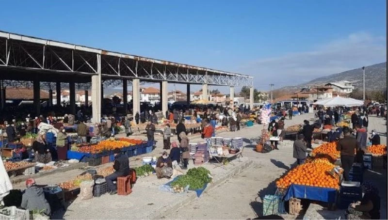 Bu pazarda eller cebe girmeden önce semaya kalkıyor
