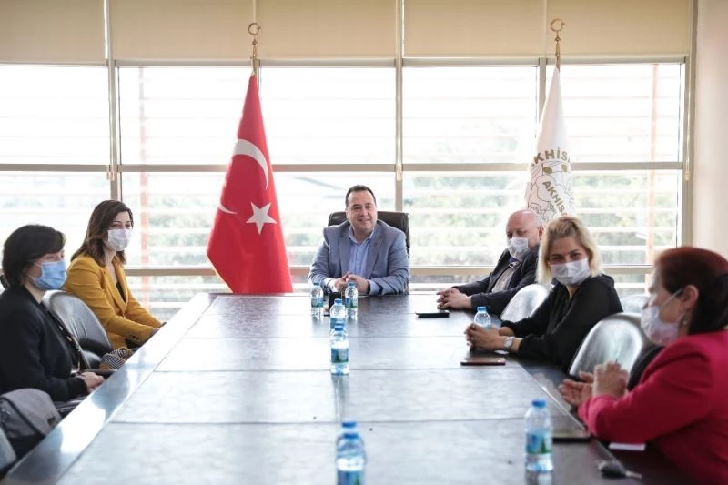 Lösemili çocukların zeytinyağları Akhisar’dan
