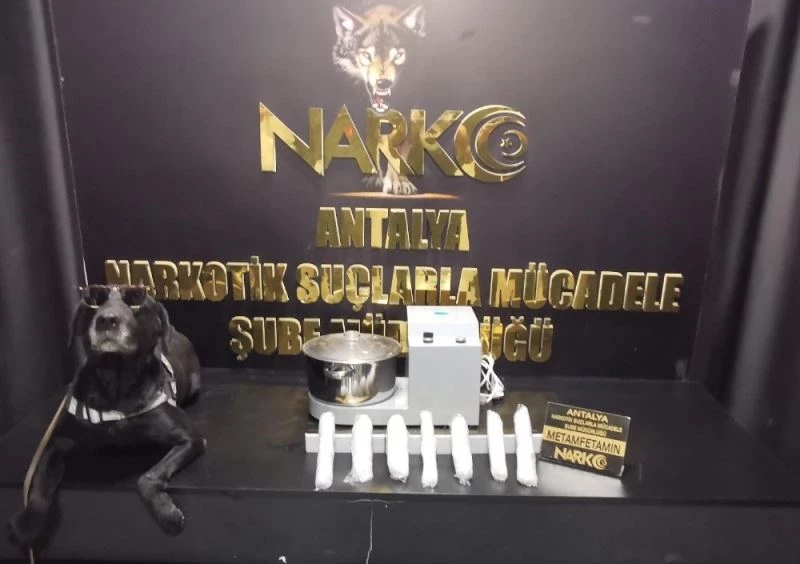 Kargoya verilen blender cihazının içinden 1 kilo uyuşturucu çıktı
