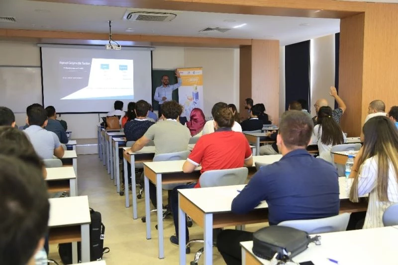 Girişimcilerin fikirleri projeye dönüşüyor
