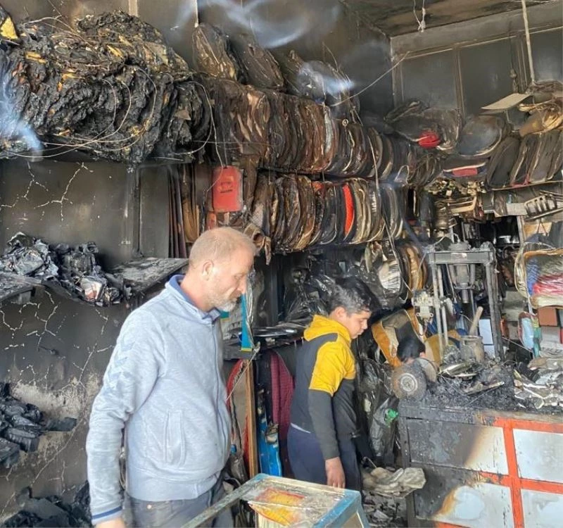Kızıltepe’de oto aksesuar dükkanı çıkan yangında küle döndü
