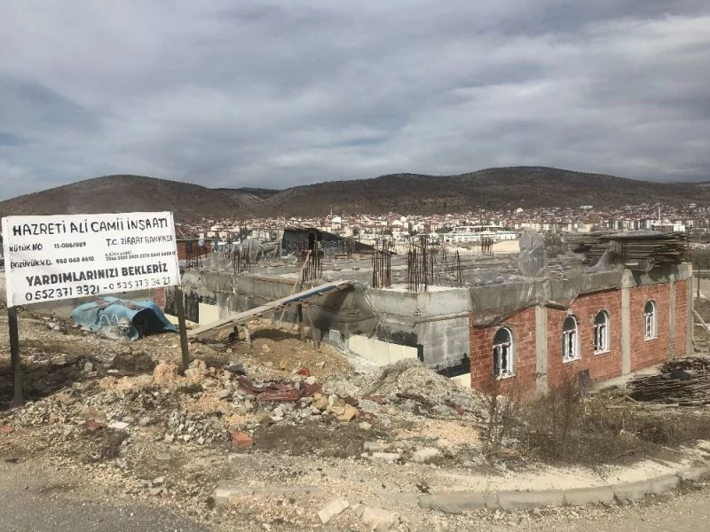 Hz Ali Camii hayırsever vatandaşların yardımını bekliyor
