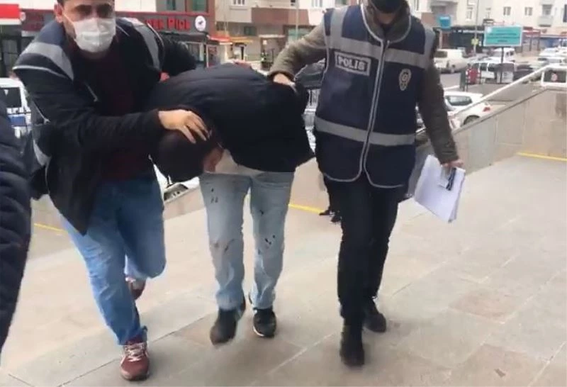 İndirim alamayınca dönerci kadını öldüren zanlı adliyede
