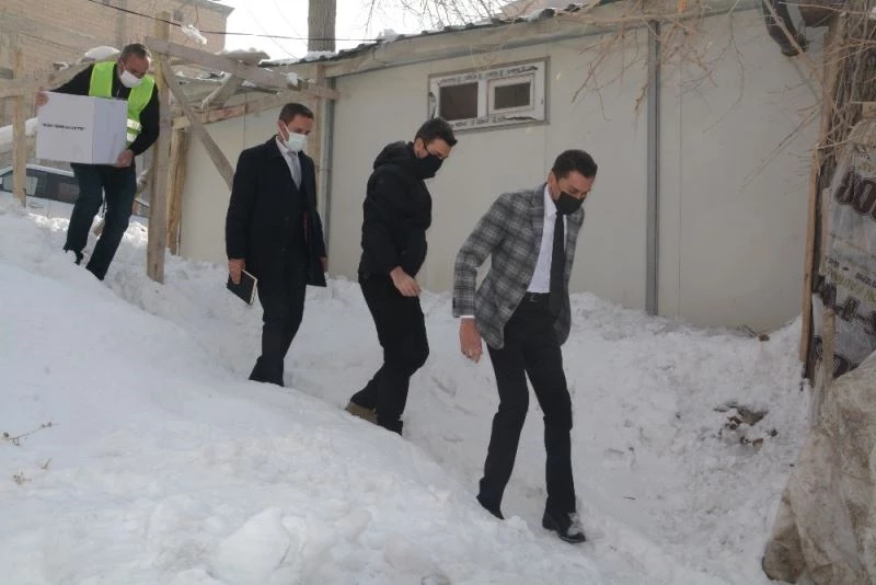 Vali Akbıyık’ın talimatıyla ev ziyaretleri sürüyor
