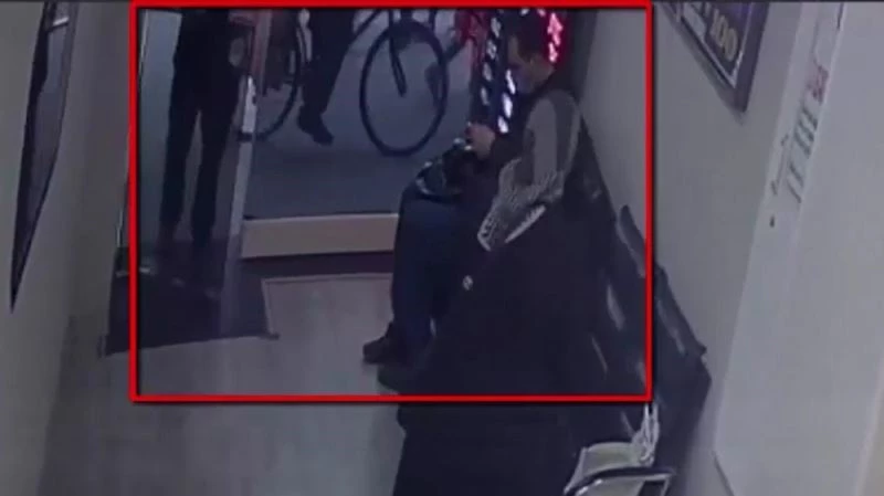 Döviz bürosundaki gasp anı kamerada
