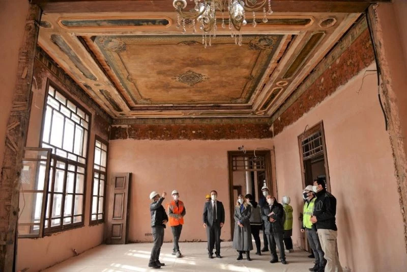 95 yıllık valilik binası ihtişamıyla ile büyülüyor
