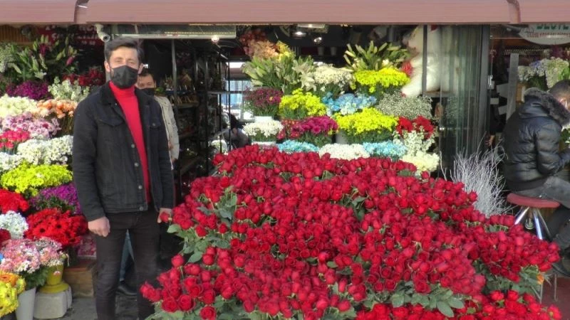 14 Şubat sevgililer gününün gözdesi gül oldu
