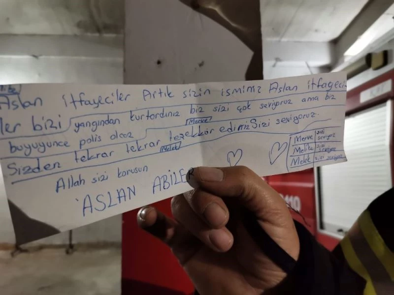 Çocuklardan itfaiyecilere tebessüm ettiren not
