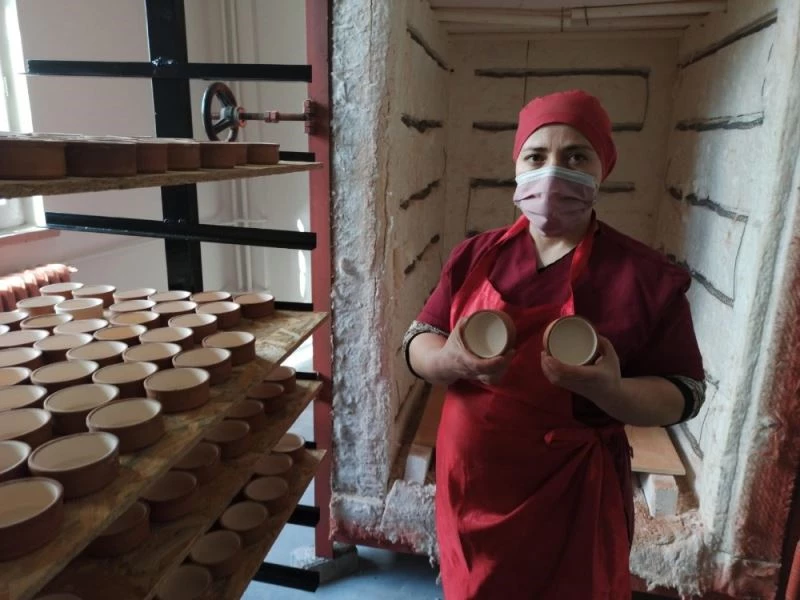 Kadınlar önce çömlek yapımını öğrendi sonra üretime başladı
