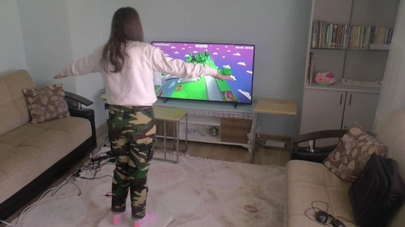 Sanal gerçeklik cihazı, Guillain-Barre sendromlu Elif’in tedavisini evine taşıdı
