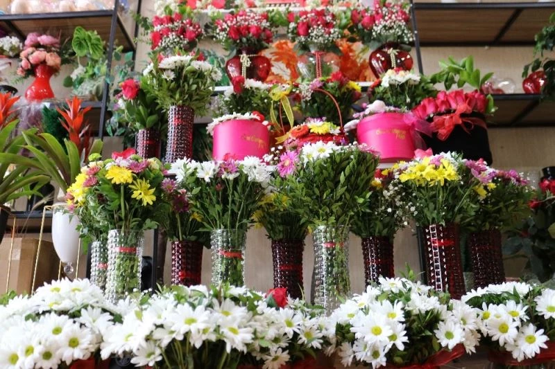 14 Şubat’ta çiçekçiler satışlardan umutlu, seradan gelen fiyatlardan şikayetçi
