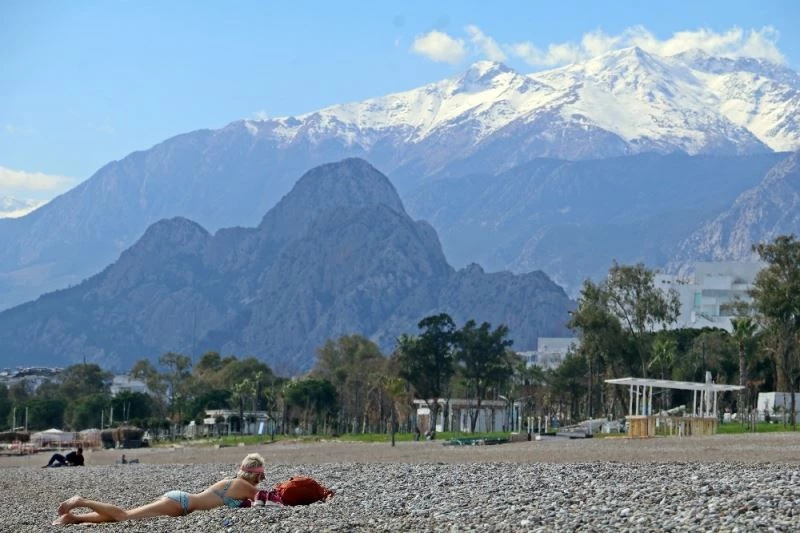 Antalya’da Şubat ayının ortasında kıskandıran görüntüler
