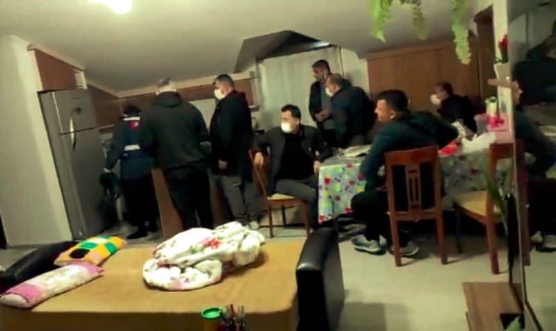 Jandarmadan itfaiye merdiveniyle kumar baskını
