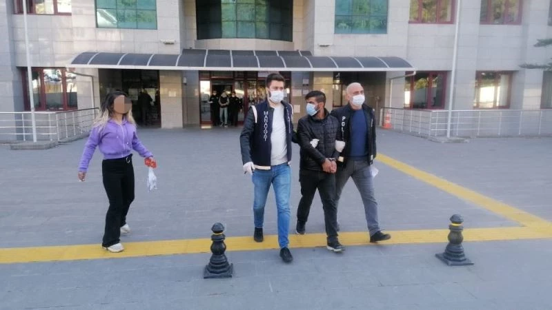 Araçta sızmış halde yakalanan hırsızlık şüphelisi tutuklandı
