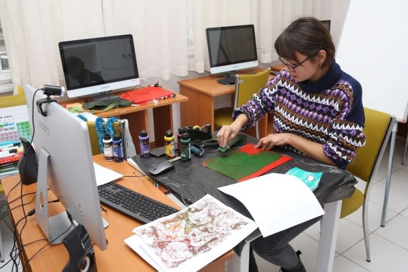 Çocuklar tatilde atölyelerde buluştu
