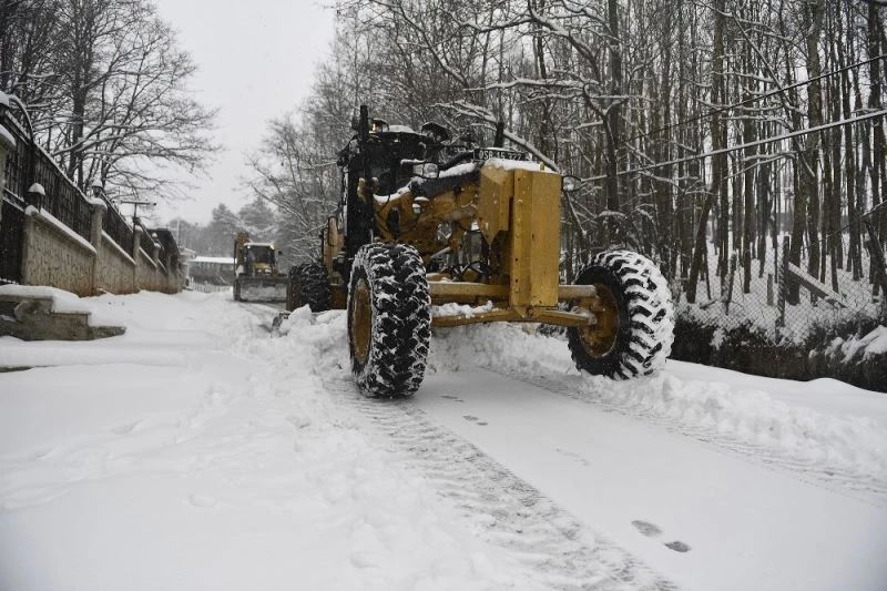 Kapanan dağ mahallelerinin yolları açıldı
