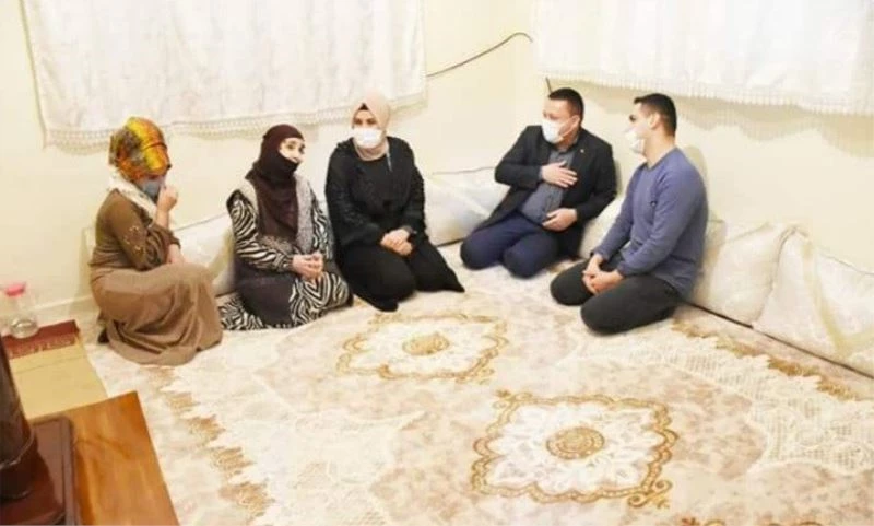 Başkan Beyoğlu, 3 ayların ilk gününde vatandaşların evine misafir oldu
