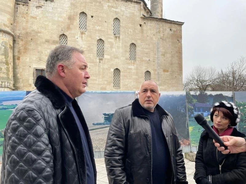 Bulgaristan Başbakanı Borisov’dan restore edilen camiye ziyaret
