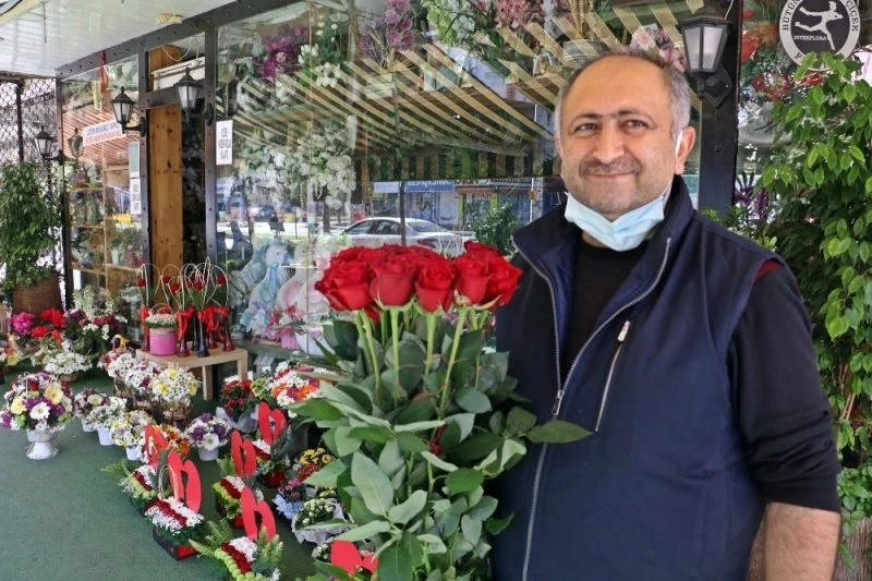 14 Şubat sevgililer kadar çiçekçileri de güldürdü
