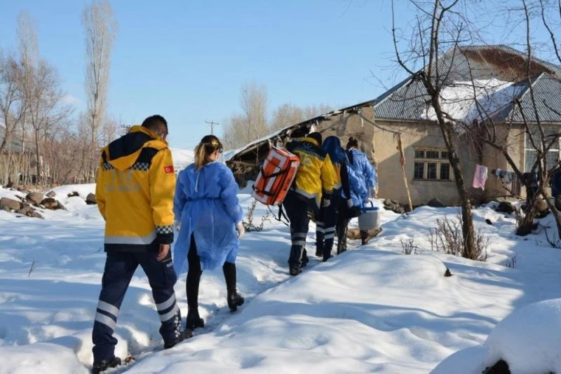 Ağrı’da aşı ekipleri  75 yaş ve üzeri vatandaşları aşılamaya devam ediyor
