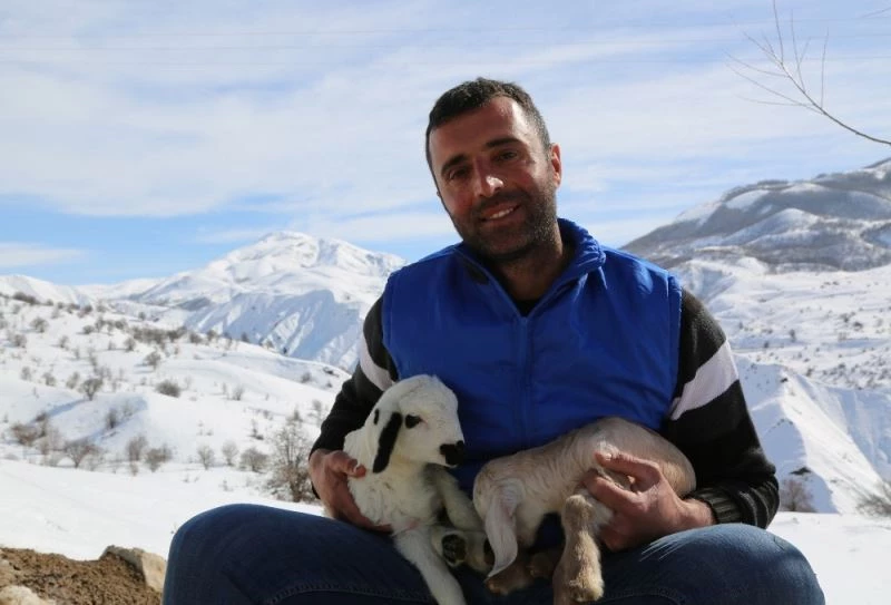 Şehir hayatı sıkıcı geldi, köyüne yerleşip hayvancılık yapmaya başladı
