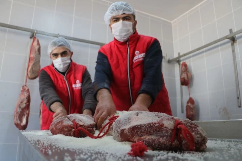 Pastırma tartışmasına son nokta, Türkiye’nin pastırma ustaları Sivaslı
