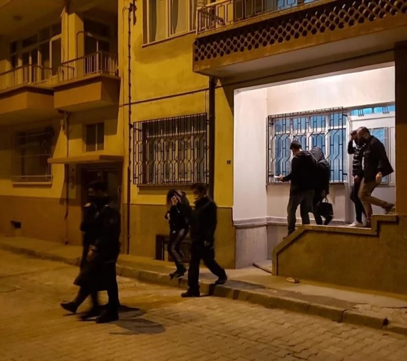 Denizli’de fuhuş yaptıkları belirlenen 9 kişiye 9 bin 460 TL idari para cezası
