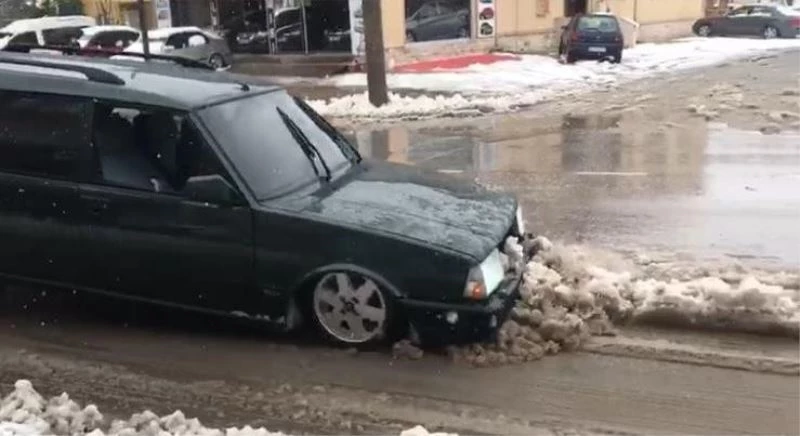 Hiç böyle kar küreme aracı görmediniz
