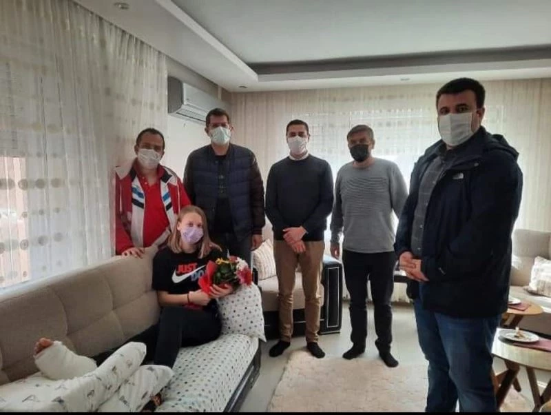 Ayvalıkgücü Kadın Voleybol Takımında “Ezgi” şoku
