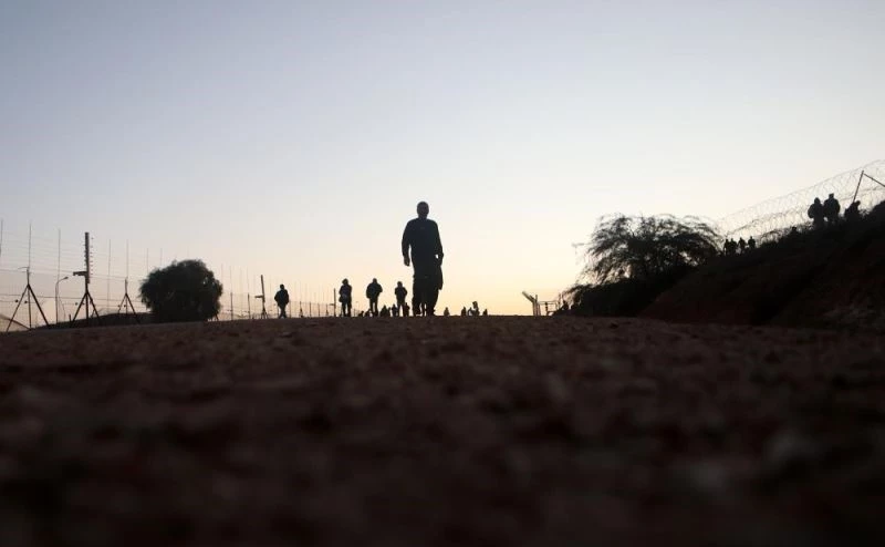 Filistinli işçilerin, Geçişlerin kapatılmasıyla iş yerlerine ulaşmak için verdiği zorlu mücadele
