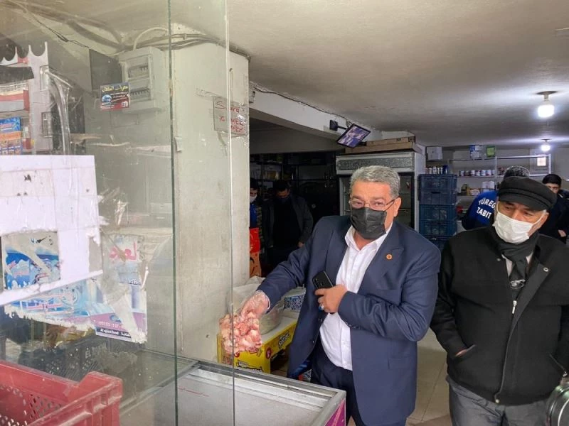 Adana’da kokmuş 200 tüm tavuk ve 150 kilogram kıyma ele geçirildi