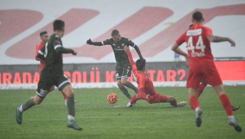 Bursaspor ilk kez üst üste 3 maç kazanamadı - Yeşil beyazlı takım iç sahada 14 puan kaybetti
