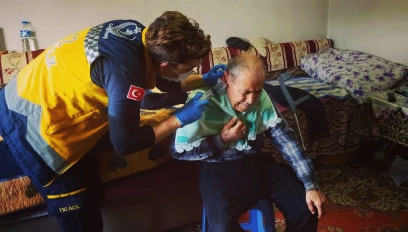 İskilip Belediyesi evde sağlık hizmetiyle çalınmadık kapı bırakmıyor
