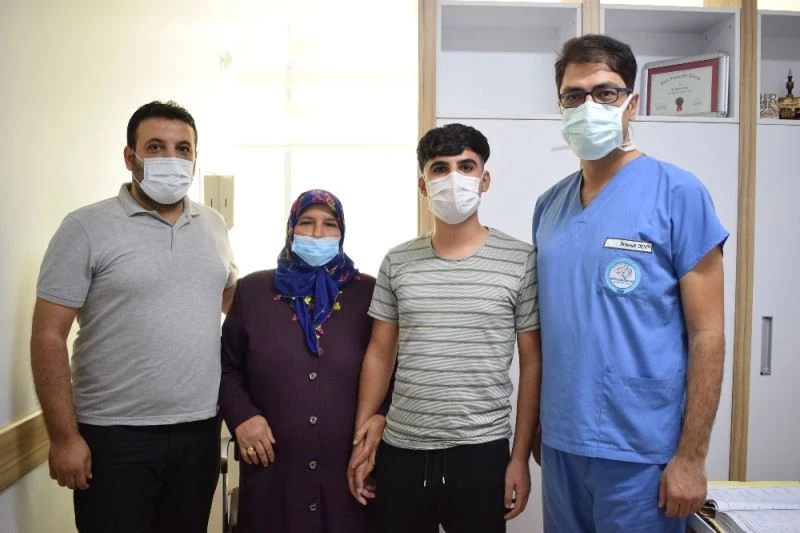 Komada geldiği ANKA’dan yürüyerek çıktı
