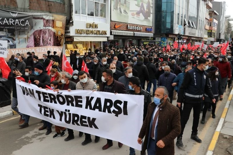 Van’da teröre lanet yürüyüşü
