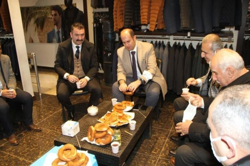 Kaymakam Türkmen’den ’Çaylar sizden simit bizden’ ziyareti
