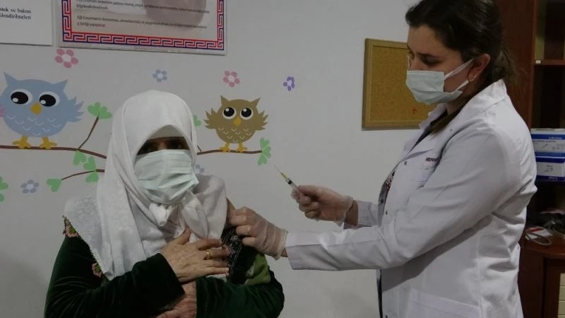 Aşılama çalışmalarının devam ettiği Mardin’de vaka sayılarında düşüş eğilimi sürüyor
