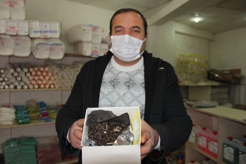 Çay paketinden hayvan gübresi çıktı
