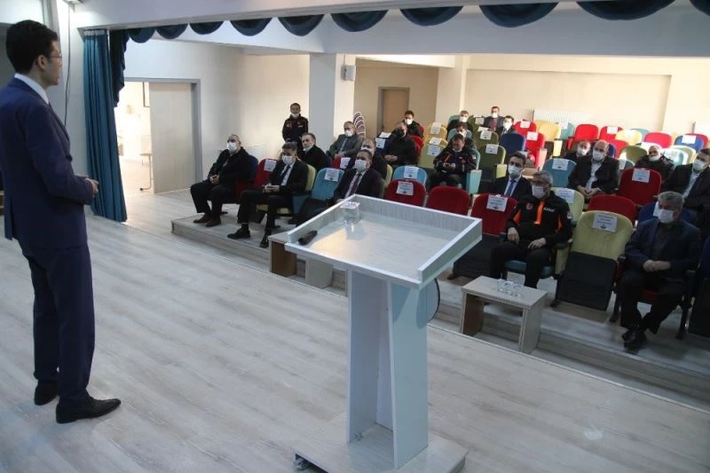 Şuhut’ta AFAD’tan birim amirlerine farkındalık eğitimi
