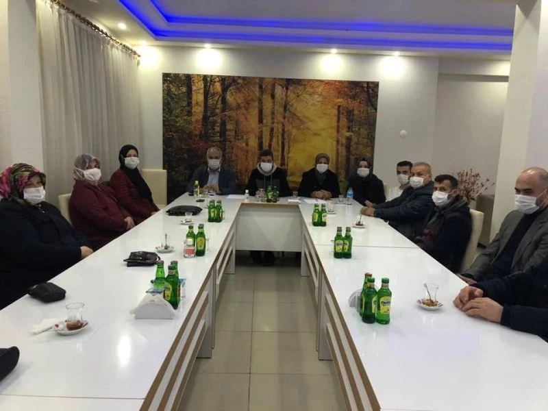 Belediye Başkanı Yaman, AK Parti teşkilatıyla bir araya geldi
